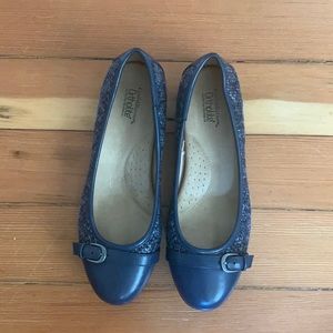 Croft & Barrow Blue Flats